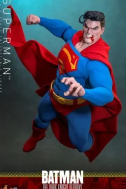Batman: The Dark Knight Returns Figura Comic Masterpiece 1/6 Superman 34 cm