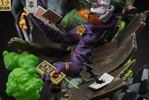 Batman vs The Joker: Eternal Enemies Premium Format Sideshow