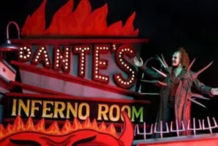 Beetlejuice (1988) Diorama Trenchcoat with Spikes Inferno Room Deluxe Set