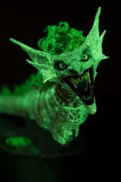 Dark Nights: Metal DC Multiverse Figura The Joker Dragon Glow in the Dark Edition (Gold Label) 25 cm
