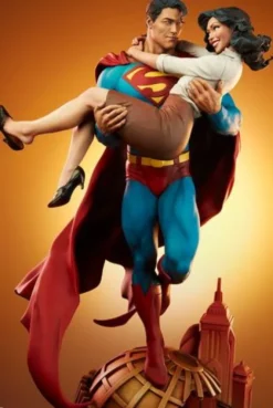 DC Comics Diorama Superman & Lois Lane 56 cm
