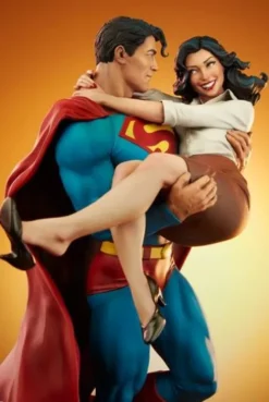 DC Comics Diorama Superman & Lois Lane 56 cm