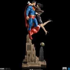DC Comics Diorama 1/6 Superman & Lois 57 cm
