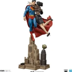 DC Comics Diorama 1/6 Superman & Lois 57 cm