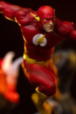 DC Comics Estatua 1/10 Art Scale Flash 25 cm