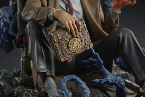 DC Comics Estatua Premium Format John Constantine: Just Another Exorcism Hangover