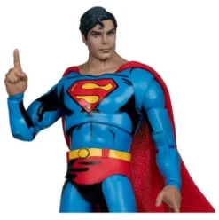 DC Direct Page Punchers Figura 18 cm Superman