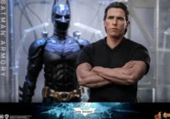El caballero oscuro: La leyenda renace Figuras y Diorama Movie Masterpiece 1/6 Batman Armory with Bruce Wayne 30 cm