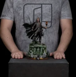 El Señor de los Anillos Estatua 1/10 Art Scale Aragorn Unleashed 31 cm