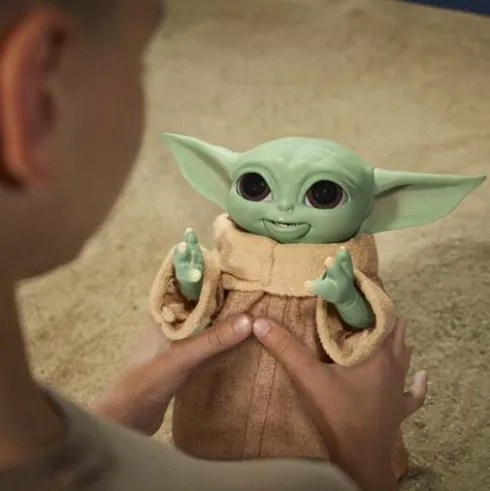 Hasbro Star Wars Galactic Snackin’ Grogu