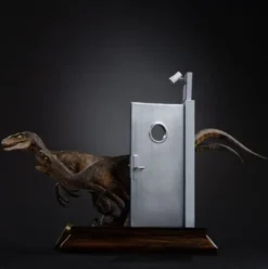 Jurassic Park Estatua 1/10 Art Scale Raptors at the Kitchen’s Door 28 cm