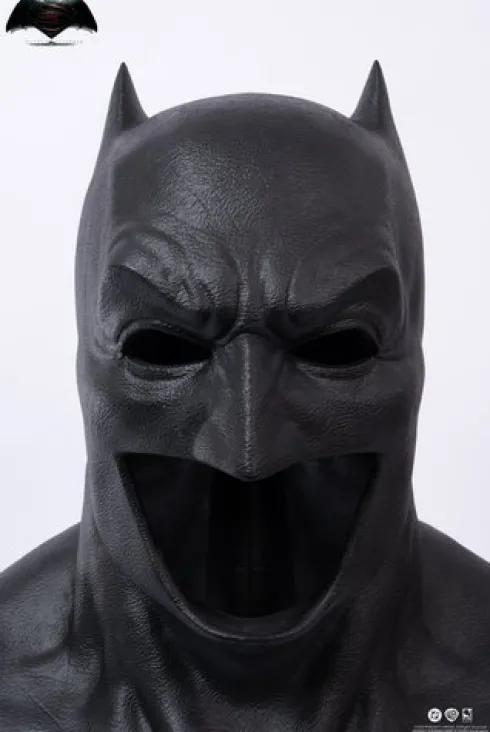 Justice League: Batman v Superman: Dawn of Justice Réplica 1/1 Batman Cowl 51 cm