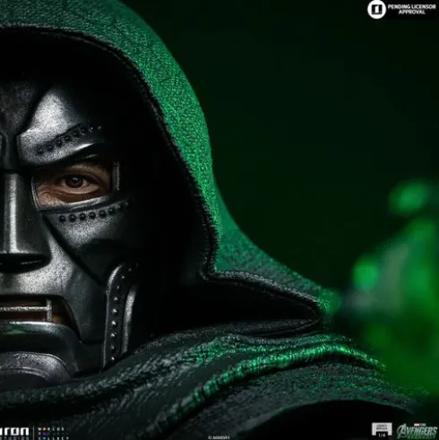 Marvel Doctor Doom Avengers Doomsday 1/4 Legacy Replica