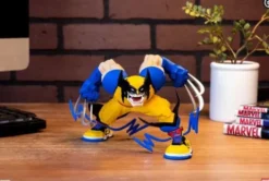 Marvel Estatua Designer Collectible Wolverine 24 cm