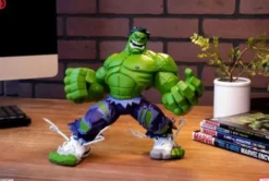 Marvel Estatua Designer Collectible Hulk 24 cm