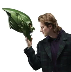 Marvel Legends Series Green Goblin Roleplay Helmet Spider-Man: No Way Home