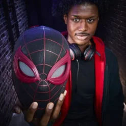 Marvel Legends Series Spider-Man: Miles Morales Electronic Expressive Mask