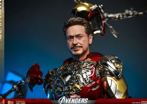 Marvel Los Vengadores Figura Movie Masterpiece Diecast 1/6 Iron Man Mark VI (2.0) with Suit-Up Gantry 32 cm