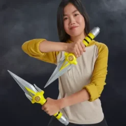 Power Rangers Lightning Collection Mighty Morphin Yellow Ranger Power Daggers