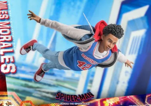 Spider-Man: Cruzando el Multiverso Figura Movie Masterpiece 1/6 Miles Morales 29 cm