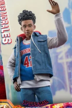 Spider-Man: Cruzando el Multiverso Figura Movie Masterpiece 1/6 Miles Morales 29 cm