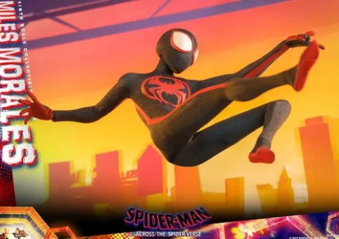 Spider-Man: Cruzando el Multiverso Figura Movie Masterpiece 1/6 Miles Morales 29 cm