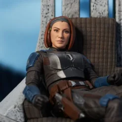 Star Wars: The Mandalorian Estatua Premier Collection 1/7 Bo-Katan Kryze on Throne 35 cm