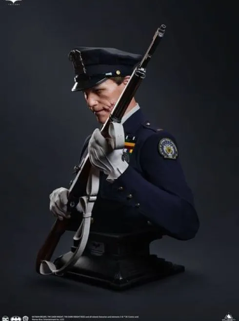 The Dark Knight Busto 1/1 The Joker (Police Uniform) 87 cm
