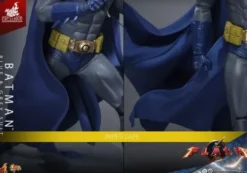 The Flash Movie Masterpiece Action Figure 1/6 Batman (Blue & Grey Suit) Limited Edition Hot Toys Exclusive 30 cm