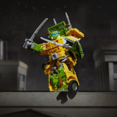 Transformers Collaborative Teenage Mutant Ninja Turtles x Transformers Party Wallop