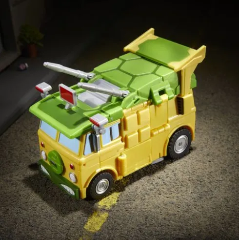 Transformers Collaborative Teenage Mutant Ninja Turtles x Transformers Party Wallop