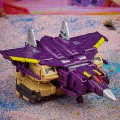 Transformers Generations Legacy Series Leader Blitzwing