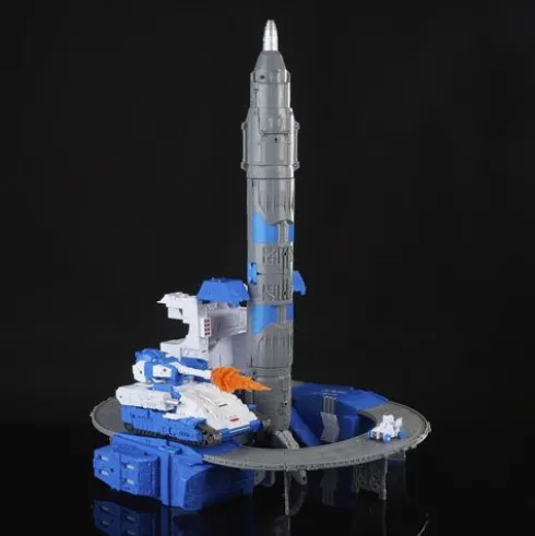 Transformers Generations Selects Titan Class Guardian Robot & Lunar-Tread