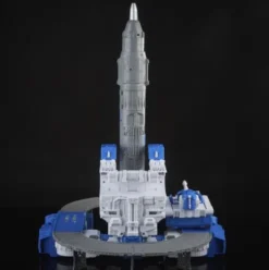 Transformers Generations Selects Titan Class Guardian Robot & Lunar-Tread