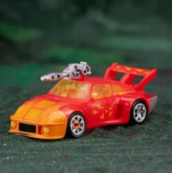 Transformers Legacy: Evolution G2 Universe Autobot Jazz