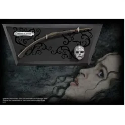 Varita Bellatrix Lestrange con Expositor y Mini Máscara Harry Potter